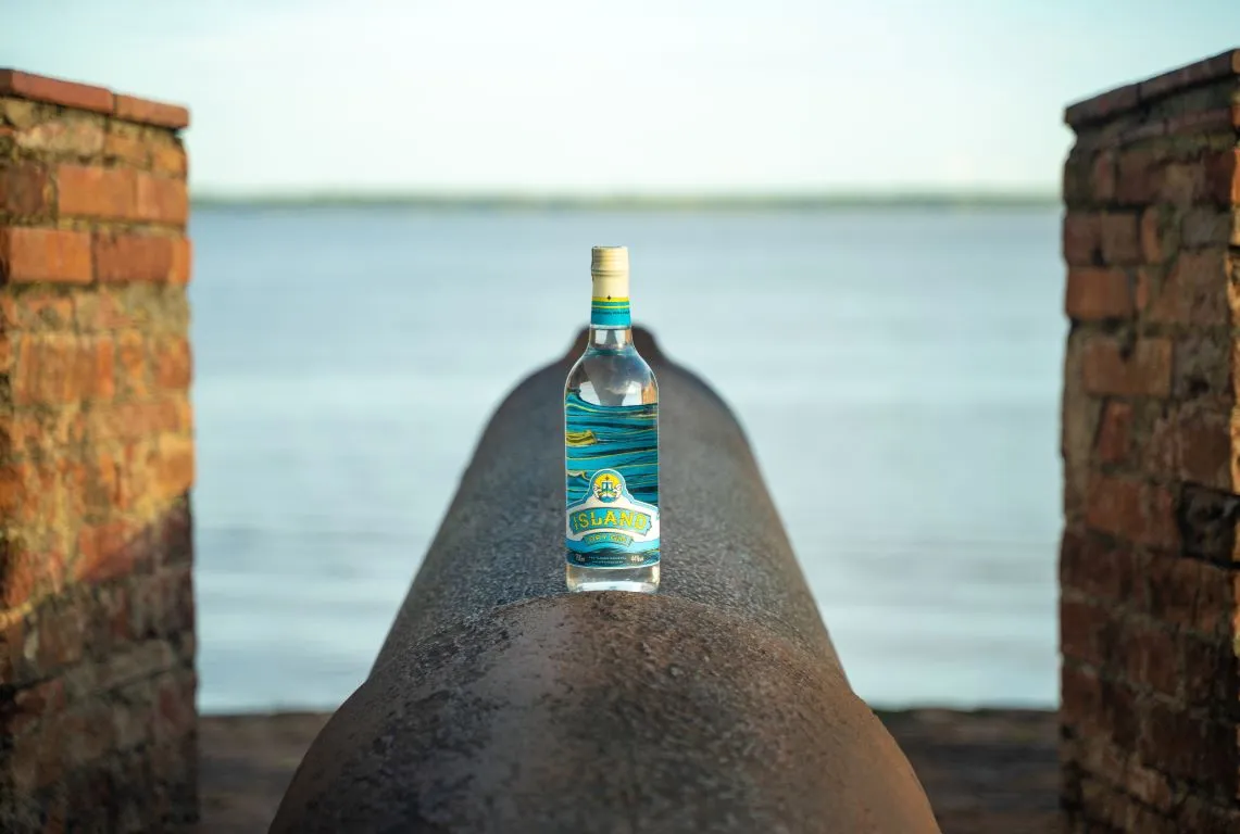 Island Dry Gin 18 (ALTA) (Medium)